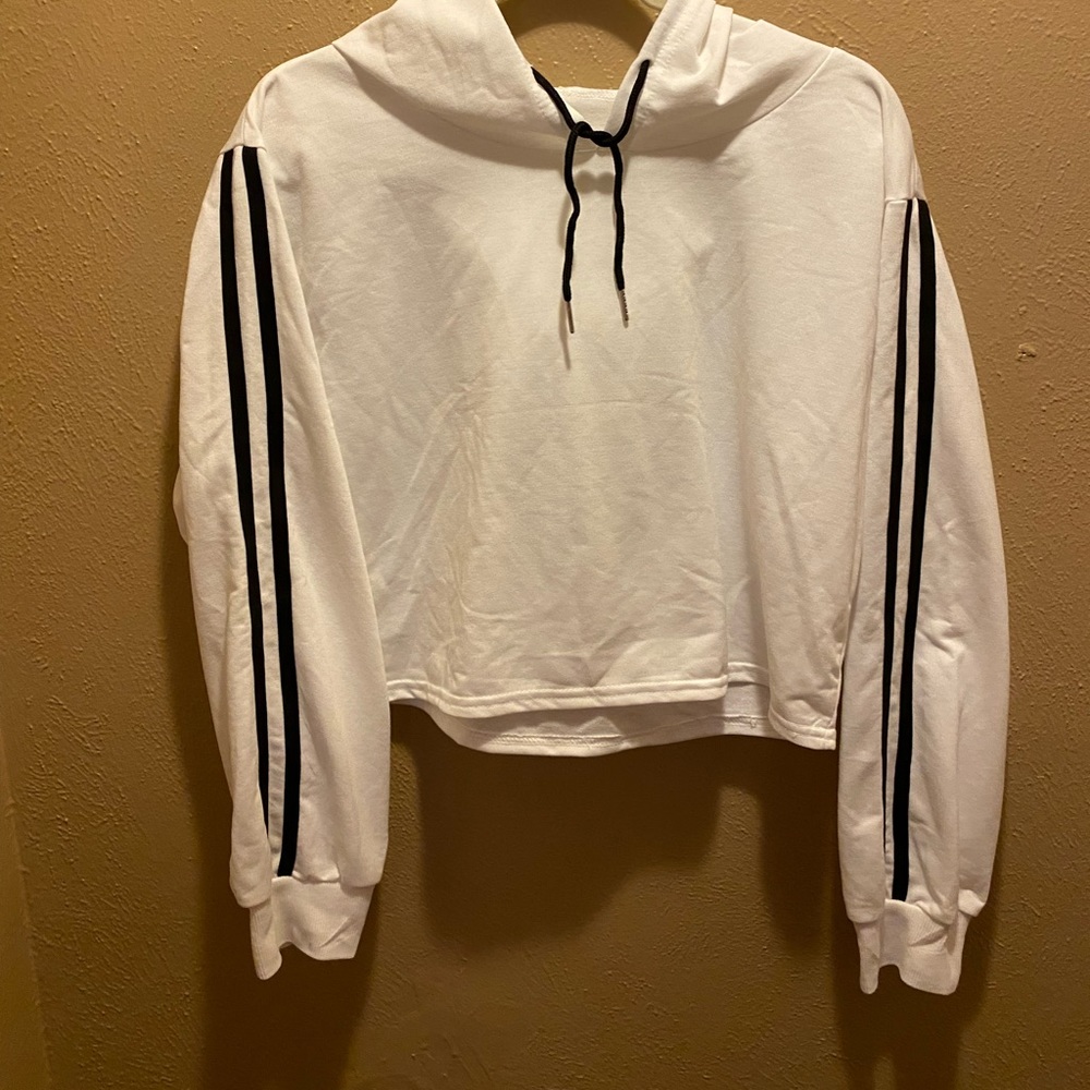 Hooded long sleeve crop top